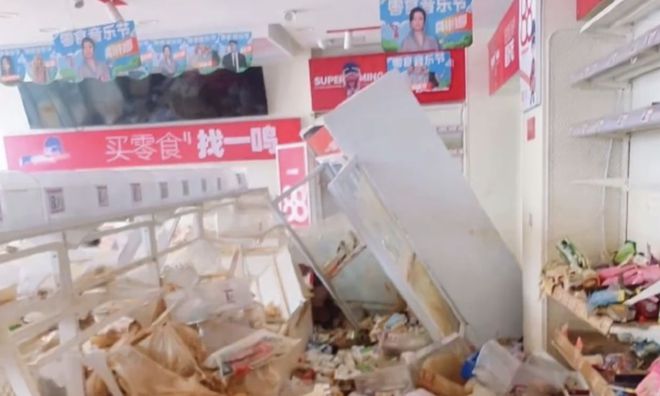 广东怀集水灾后一零食店遭哄抢?赵一鸣零食:积极配合并协助当地有关部门进行处置(1) 广东怀集水灾后一零食店遭哄抢?赵一鸣零食:积极配合并协助当地有关部门进行处置(1)