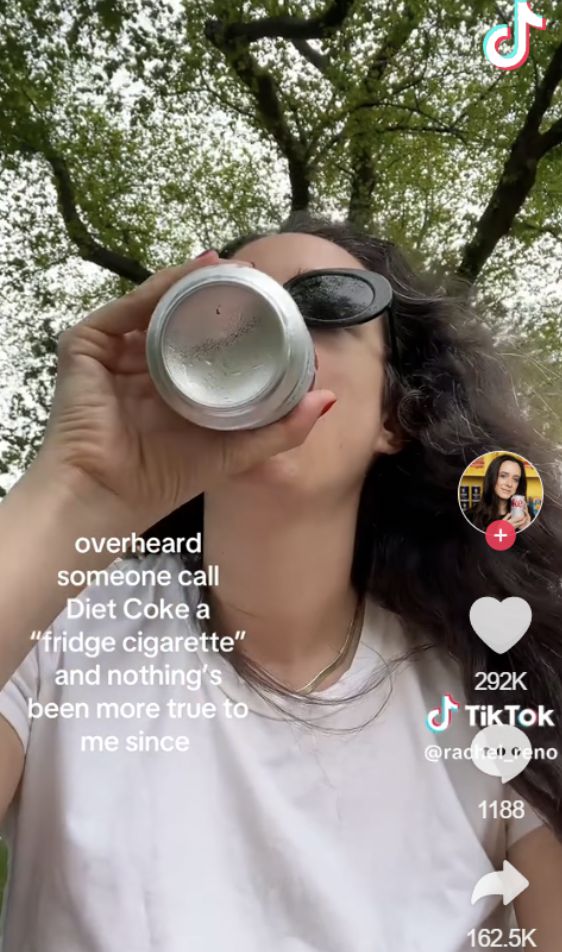 “为啥只有烟民能理直气壮下楼摸鱼？” TikTok上打工人开始抽更适合夏天的“冰镇香烟”？(2)
