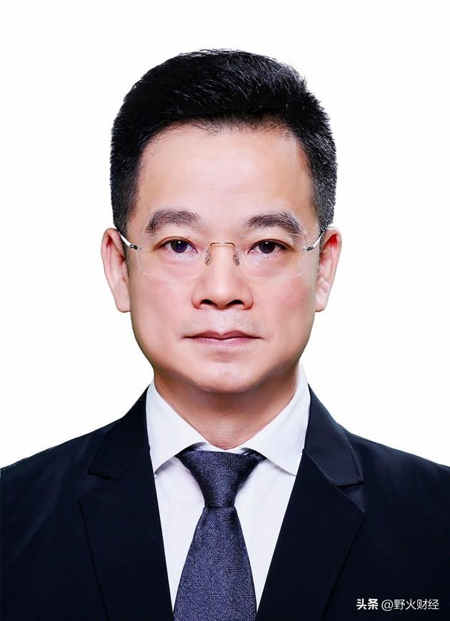 中国联通调整多名高层,任命首位75后高级副总裁(2) 中国联通调整多名高层,任命首位75后高级副总裁(2)