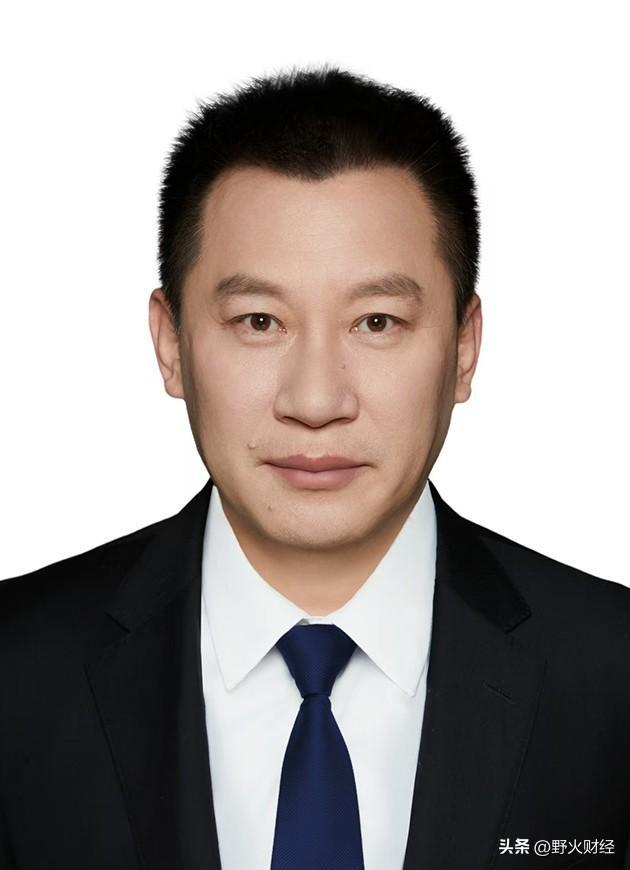 中国联通调整多名高层,任命首位75后高级副总裁(3) 中国联通调整多名高层,任命首位75后高级副总裁(3)